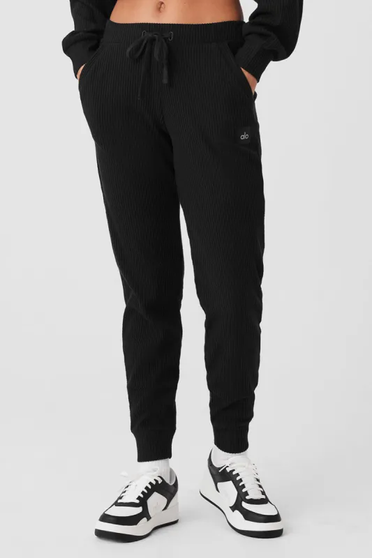 Muse Sweatpant - Black sold by Alo Yoga
