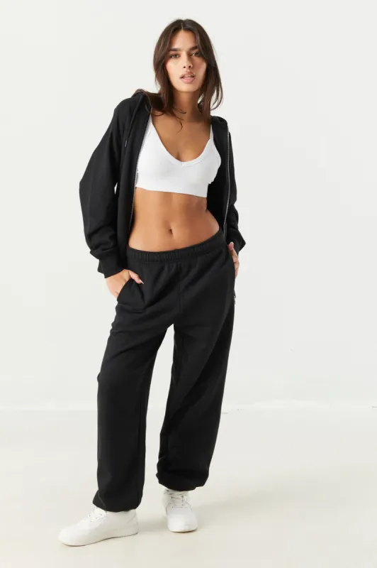 Pantalon de jogging de coupe garçonne en molleton uni sold by Urban Planet
