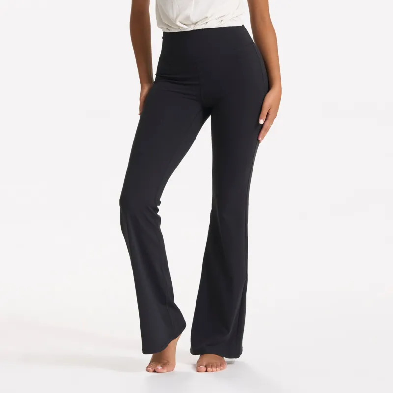 Studio Flare | Black sold by Vuori