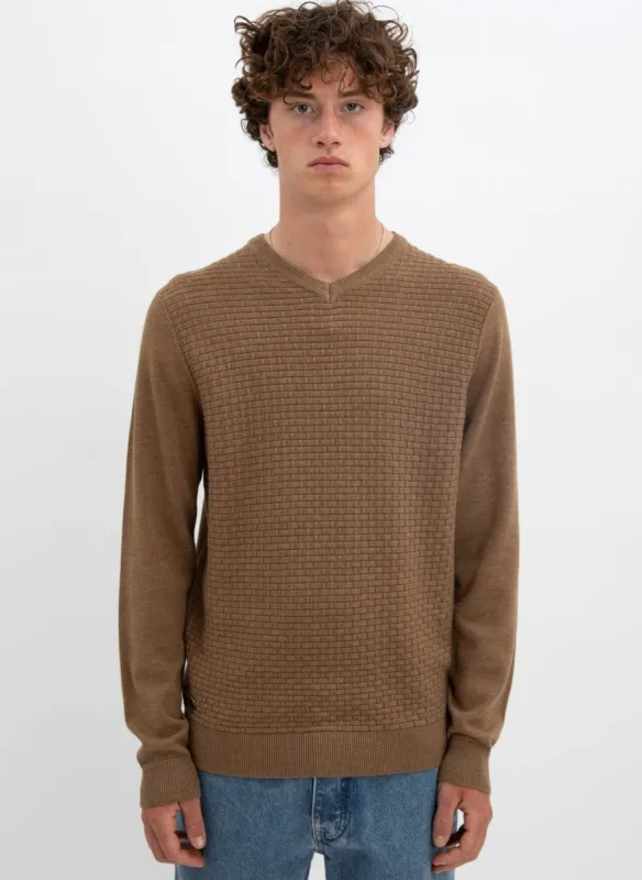 STEN  | Cotton v neck fine gauge sweater || STEN |  Chandail fin en coton à col v sold by Point Zero