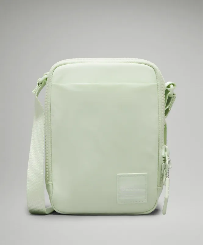 Easy Access Crossbody Bag 1.5L sold by Lululemon