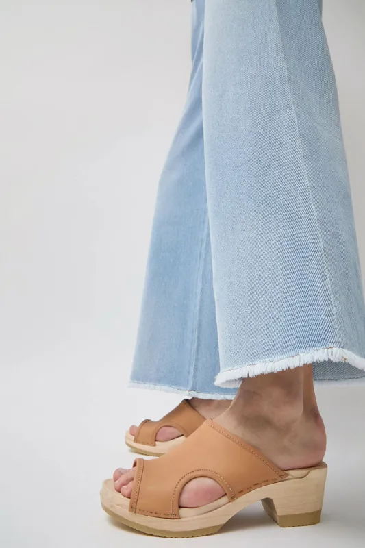 No.6 Alexis Clog on Mid Heel in Desert sold by No. 6