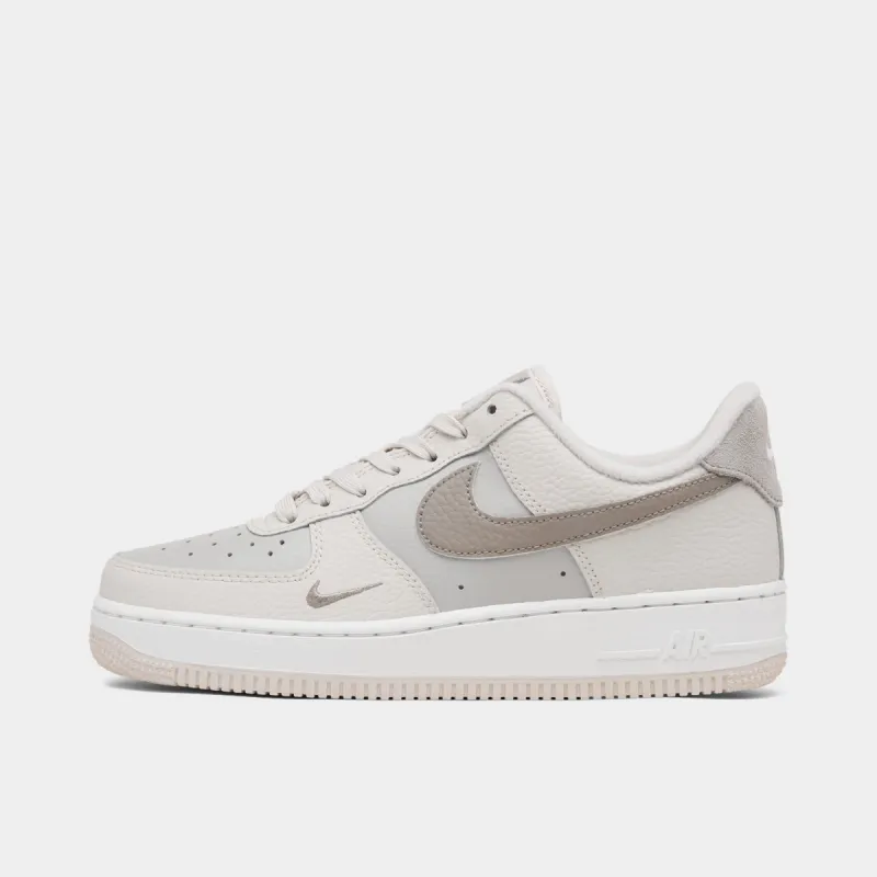 靴 Nike Wmns Air Force 1 '07 Light Orewood WMNS) Nike Air Force 1 '07 'Light Orewood Brown' HQ3485-104
