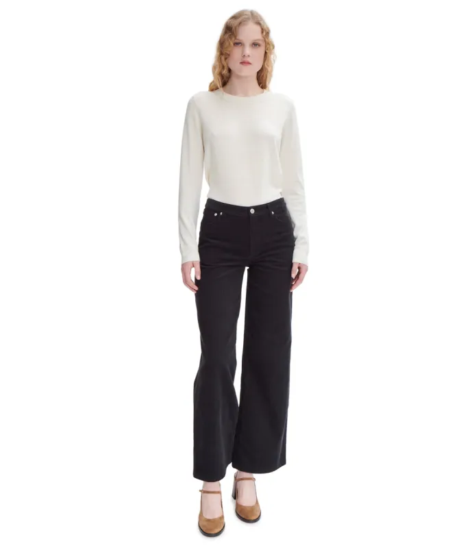 Elisabeth Zippé jeans sold by A.P.C.