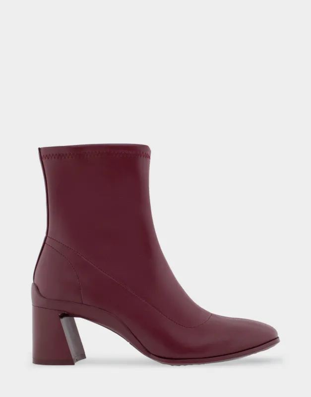 Corinda sold by AEROSOLES