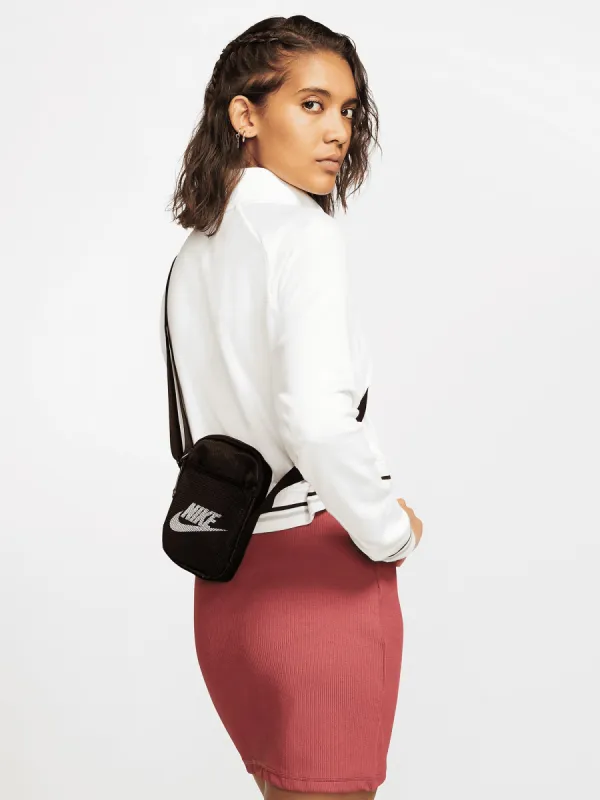 NIKE HERITAGE CROSSBODY 1L sold by Blackwell