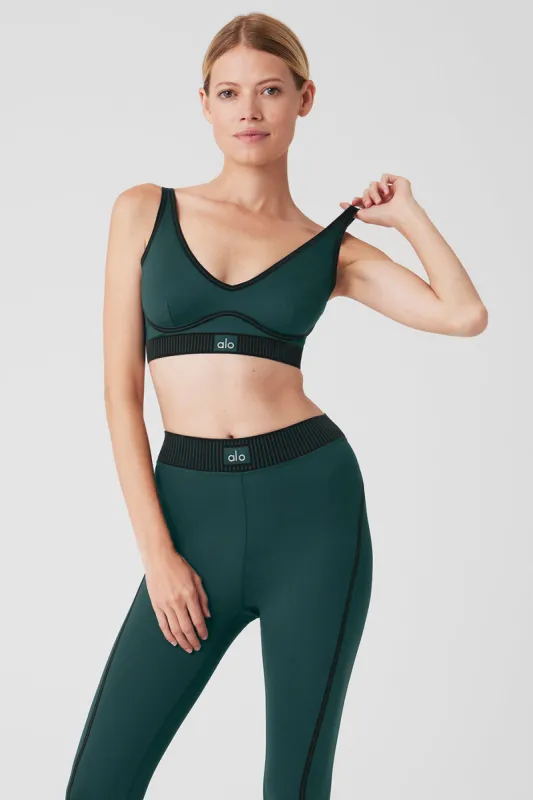 フィットネストップス \"ALO Yoga\" Airlift Line Up Bra Airlift Line Up Bra - Black | ALO