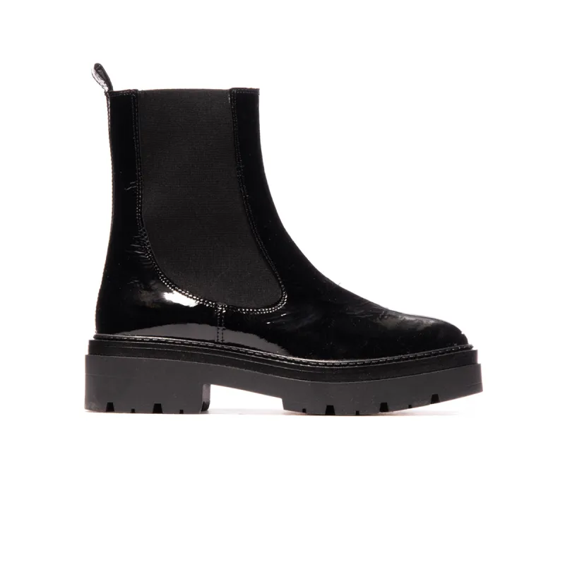 Atri Black Naplack sold by L'Intervalle