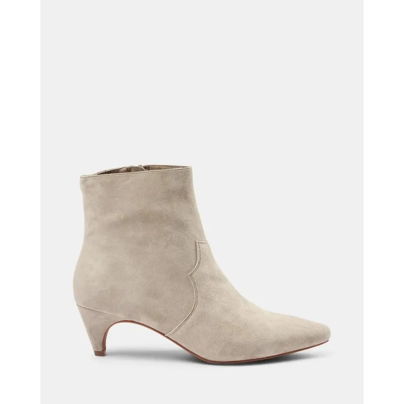 SUEDE BOOT sold by Carbon