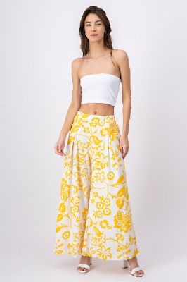 Pantalon amplio detalle pinzas sold by Shasa