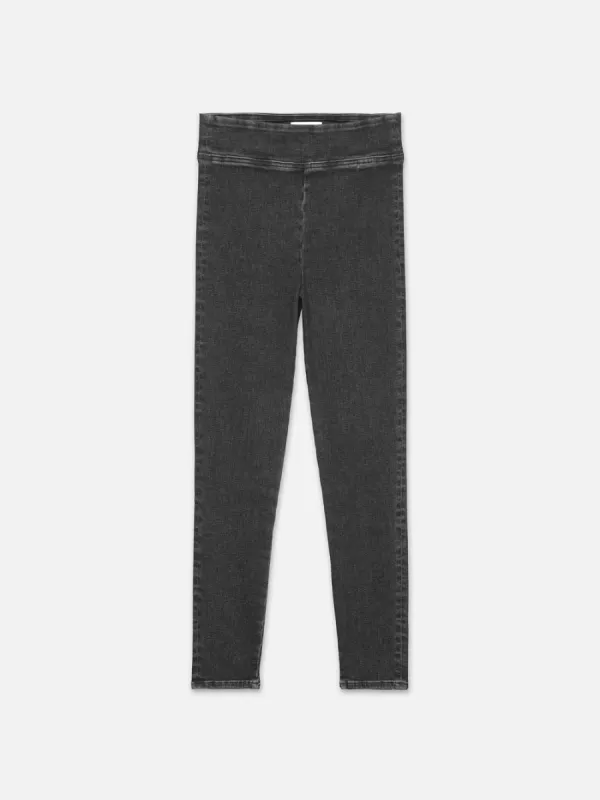 The Jetset Skinny Crop -- Cyrus sold by Frame Denim