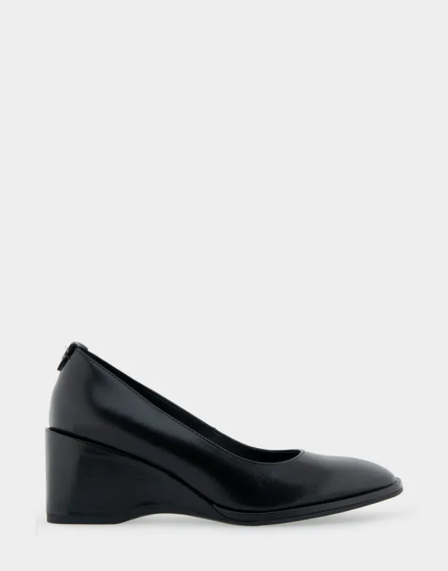 Aurora sold by AEROSOLES