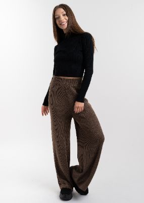 Pantalon amplio tejido sold by Shasa