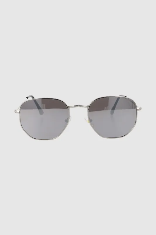 Lentes de sol sold by Shasa