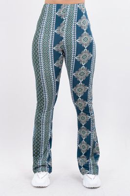 Pantalón slim flared estampado sold by Shasa