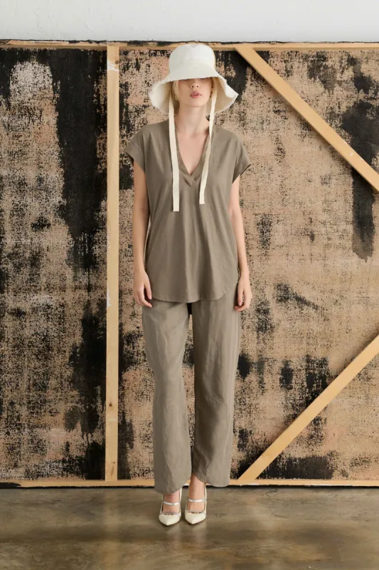 Pants with Elastic Waist Garment-Dyed 06DU 7049 sold by European Culture
