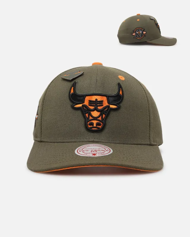 Mitchell & Ness Chicago Bulls 'Harmony of Hues' Pro Crown Snapback Olive/Orange sold by Culture Kings