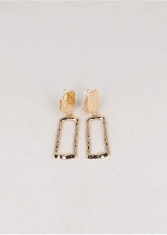 Aretes Rectangulo Martelinado sold by Shasa