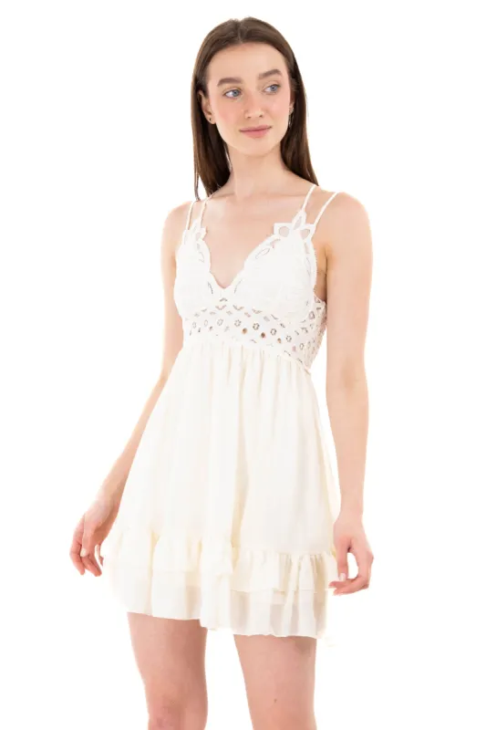 Vestido mini copas encaje sold by Shasa