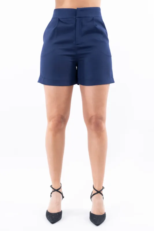 Short liso pinzas bolsillos sold by Shasa