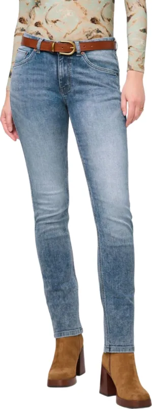 Performance Denim Slim Straight Jeans - Women's|-|Jeans aminci droit en denim Performance - Femme sold by Altitude Sports