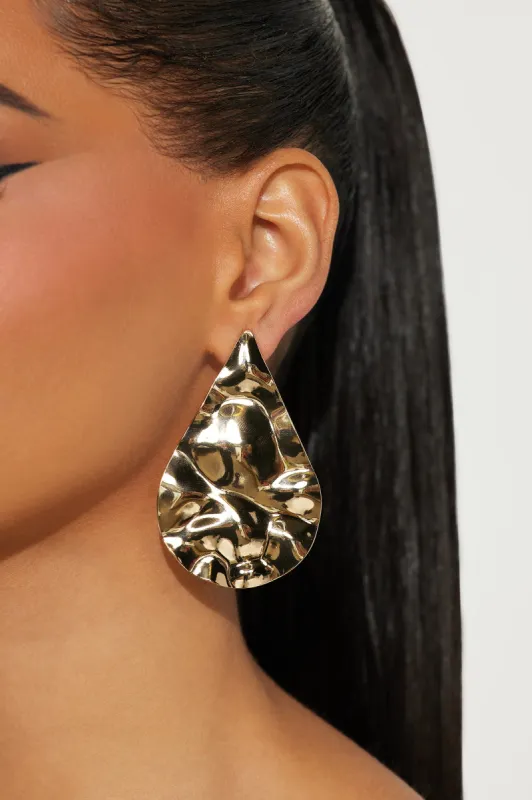 The Edgy Minimalist Earrings - Gold sold by Fashion Nova