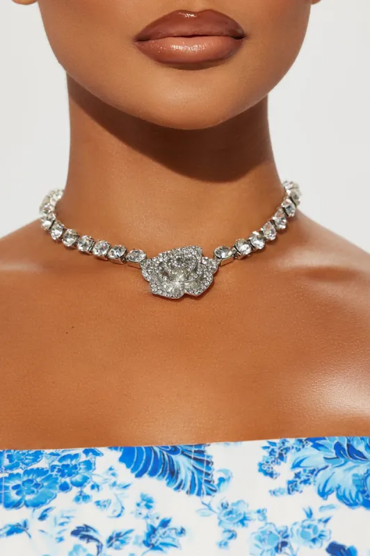 Dreamy Date Night Choker - Silver sold by Fashion Nova