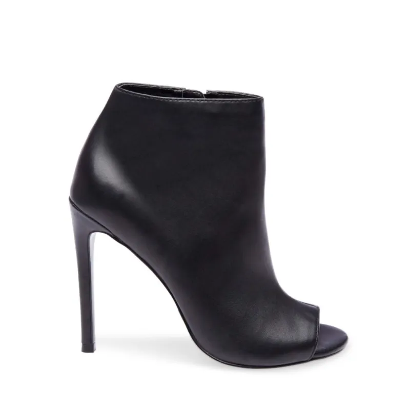 KICKING BLACK LEATHER - SM REBOOTED sold by Steve Madden