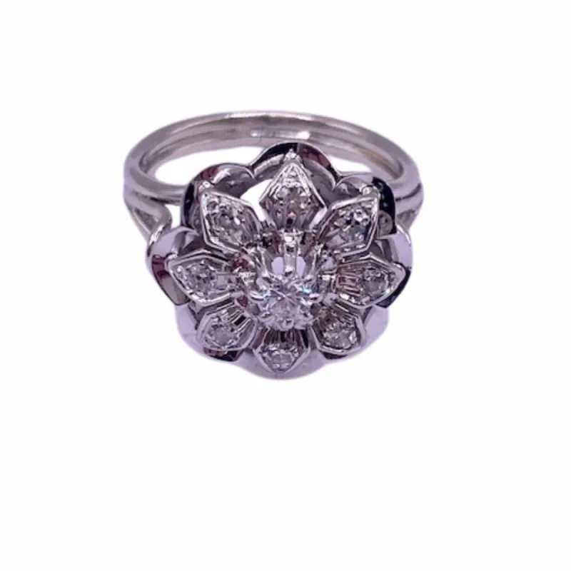 Bague Entourage Fleur Or Blanc 18k Diamants sold by 58 Facettes