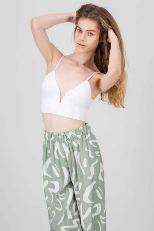 Top con copas escote en V sold by Shasa