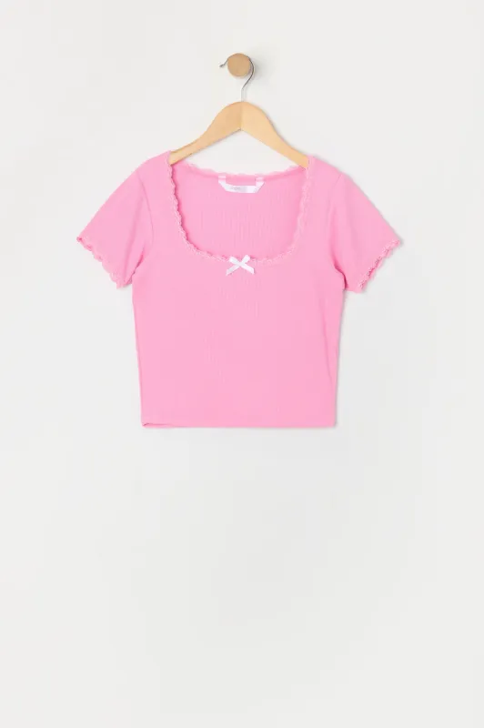 T-shirt côtelé avec liséré de dentelle avec boucle pour fille sold by Urban Planet