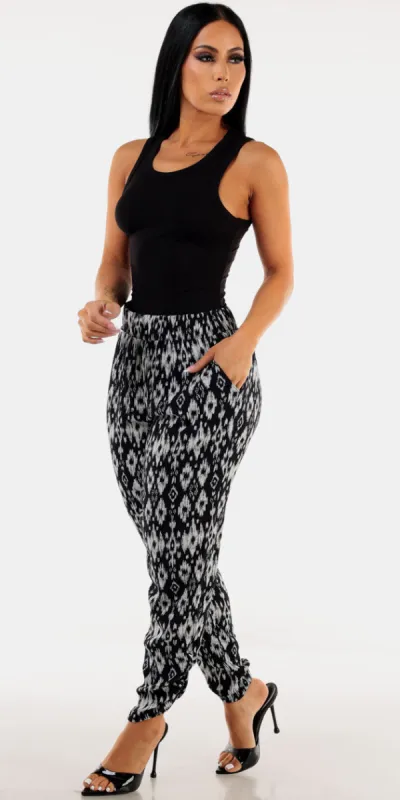 Sleeveless Printed Pants Combo sold by Moda