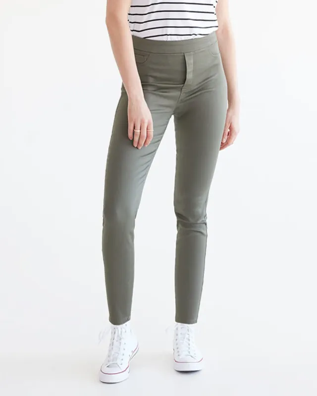 Denim Legging Pants - R Essentials - Petite sold by Reitmans