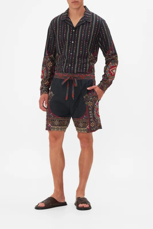 LIGHTWEIGHT ELASTICATED WALK SHORT THE WANDERING ONES sold by Camilla