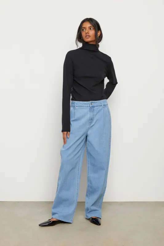 SOFT-FEEL FITTED MOCKNECK TOP sold by OAK AND FORT