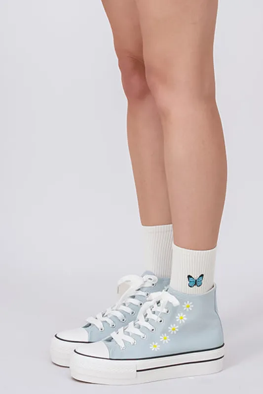 Tenis canvas margaritas plataforma sold by Shasa