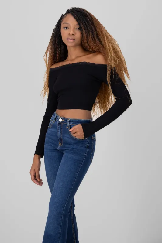 Top off shoulder detalle encaje sold by Shasa