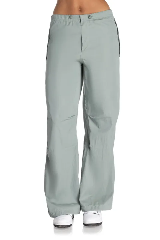Dynamic parachute trousers sold by Kyodan