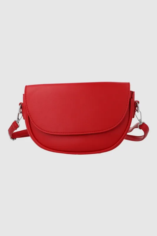 Bolsa media luna tapa sold by Shasa