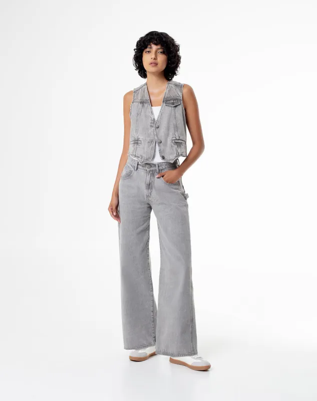 Pantalón relaxed fit tiro alto denim gris sold by Gef