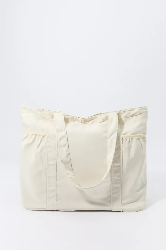 Grand sac messager sold by Urban Planet