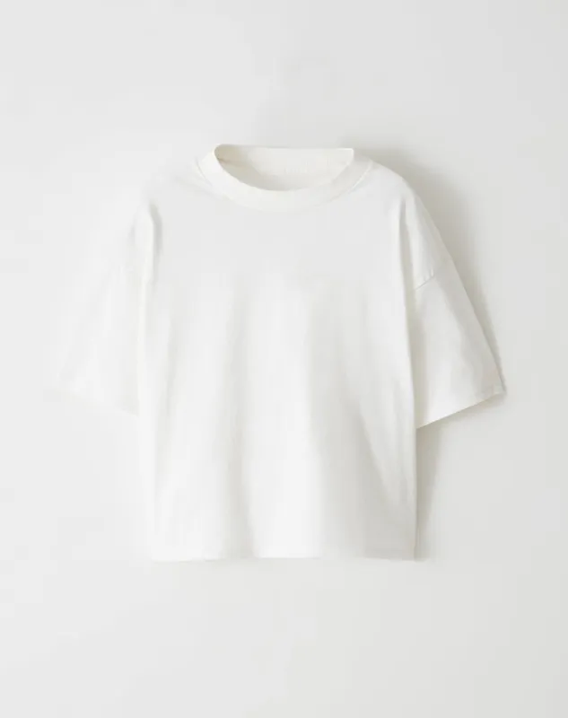 Camiseta Lipa relaxed fit manga corta blanca sold by Gef