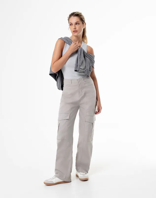 Pantalón cargo tiro medio algodón bolsillos frontales gris para mujer sold by Gef