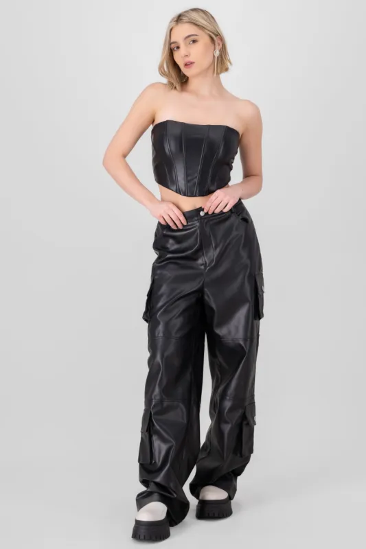 Pantalon cargo PU sold by Shasa