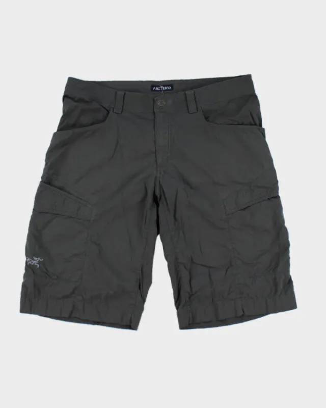 Vintage 2000s Arcteryx Cargo Hiking Shorts - W34 L12 sold by Rokit