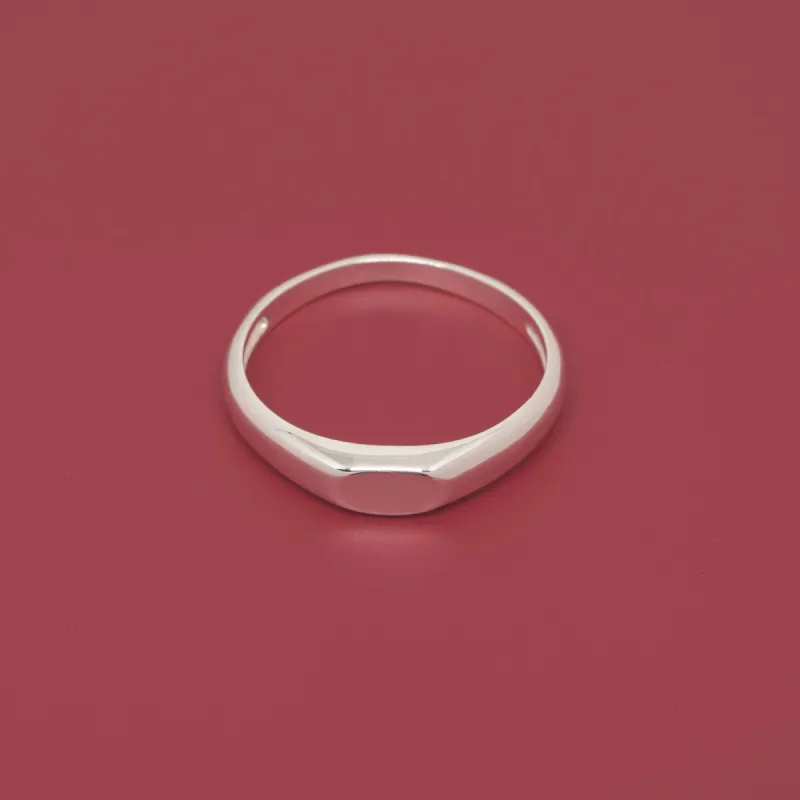 Signet Ring sold by Ivalo.com