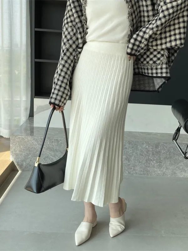 Knitted Slim Elastic Waist Skirt sold by Body Central