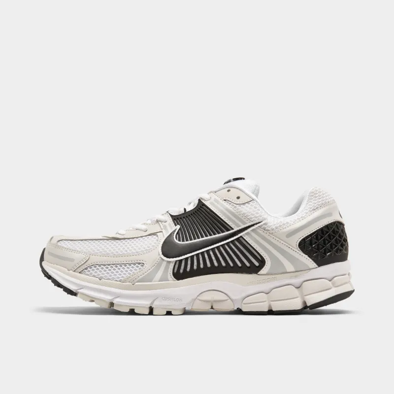 Nike Zoom Vomero 5 White / Silver - Black sold by JD Sports