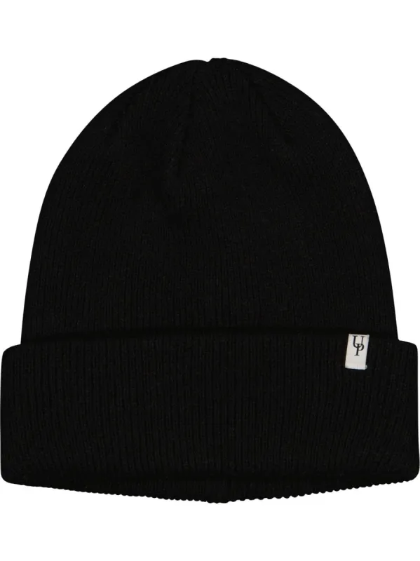 Emilio beanie - black sold by Brando