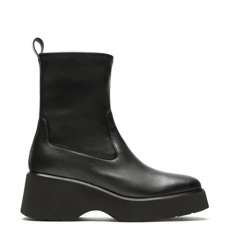 PERRIE LEATHER BOOTIE sold by La CANADIENNE